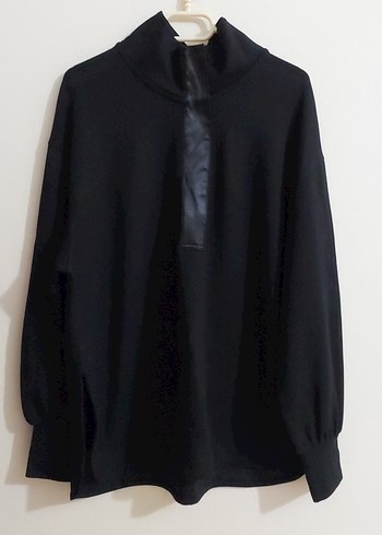 Siyah Yüksek Yakalı Kadın Sweatshirt