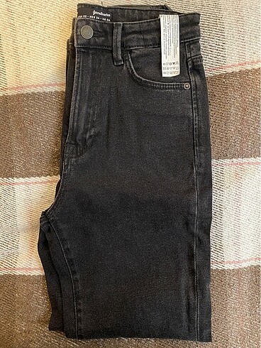 stradivarius mom jean
