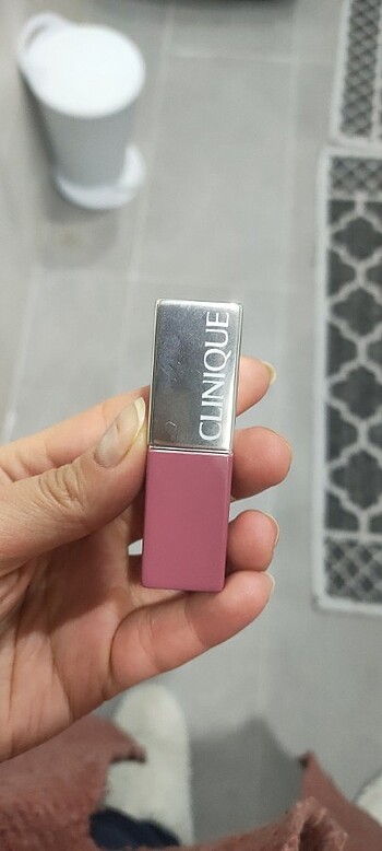 Clinique pop lip colour- 14 numara plum pop 