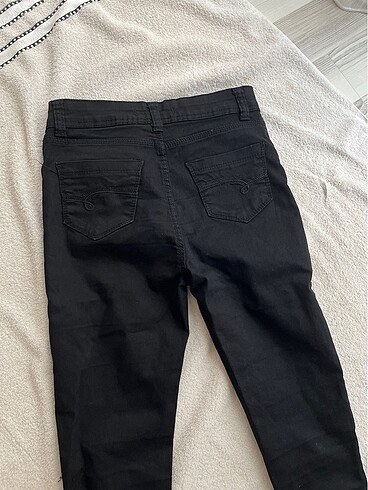 26 Beden siyah Renk Siyah pantolon