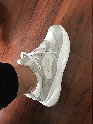 Orjinal Skechers beyaz ayakkabı