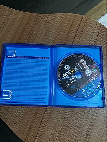 Sony Playstation 4 ( 5 adet Oyun)