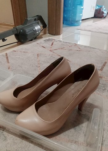 Bej Stiletto Topuklu Kadın Ayakkabı