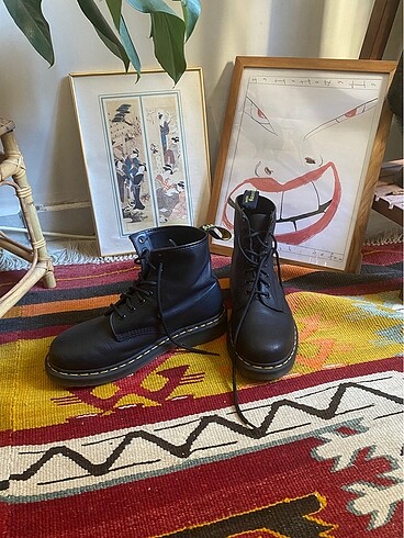 Dr. Martens Soft Leather Bot