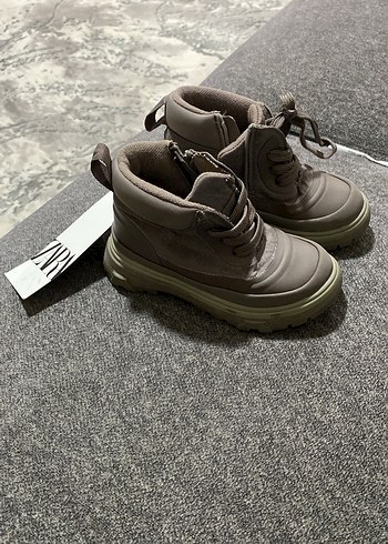 Zara Fermuarlı Kahverengi Erkek Çocuk Botu