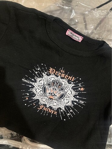 Siyah crop