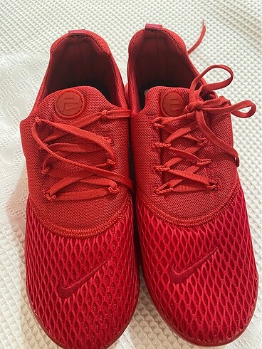 Nike kırmızı spor ayakkabı