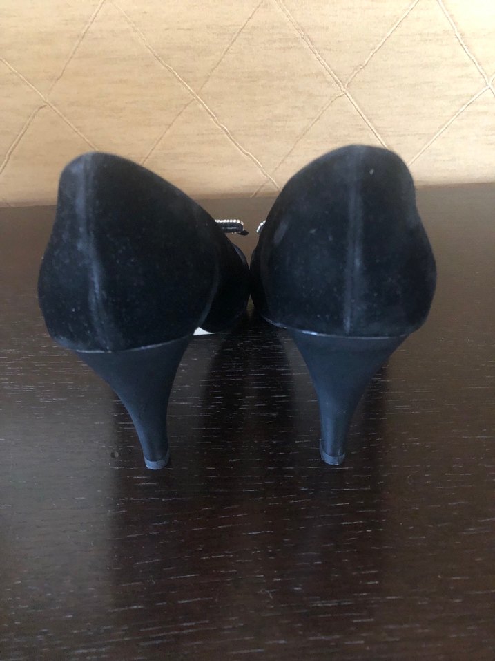 Siyah Süet Fiyonklu Kadın Topuklu Ayakkabı - Görsel 3