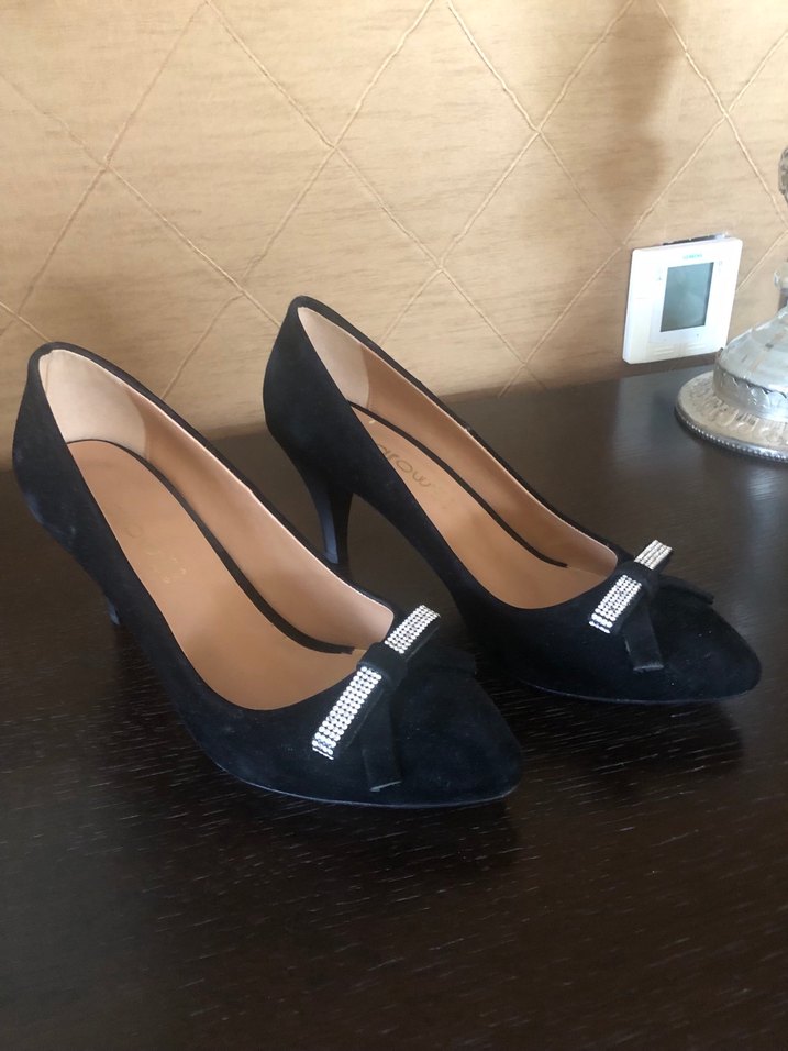 Siyah Süet Fiyonklu Kadın Topuklu Ayakkabı - Görsel 2