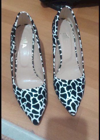 Zebra Desenli Tokalı Kadın Stiletto