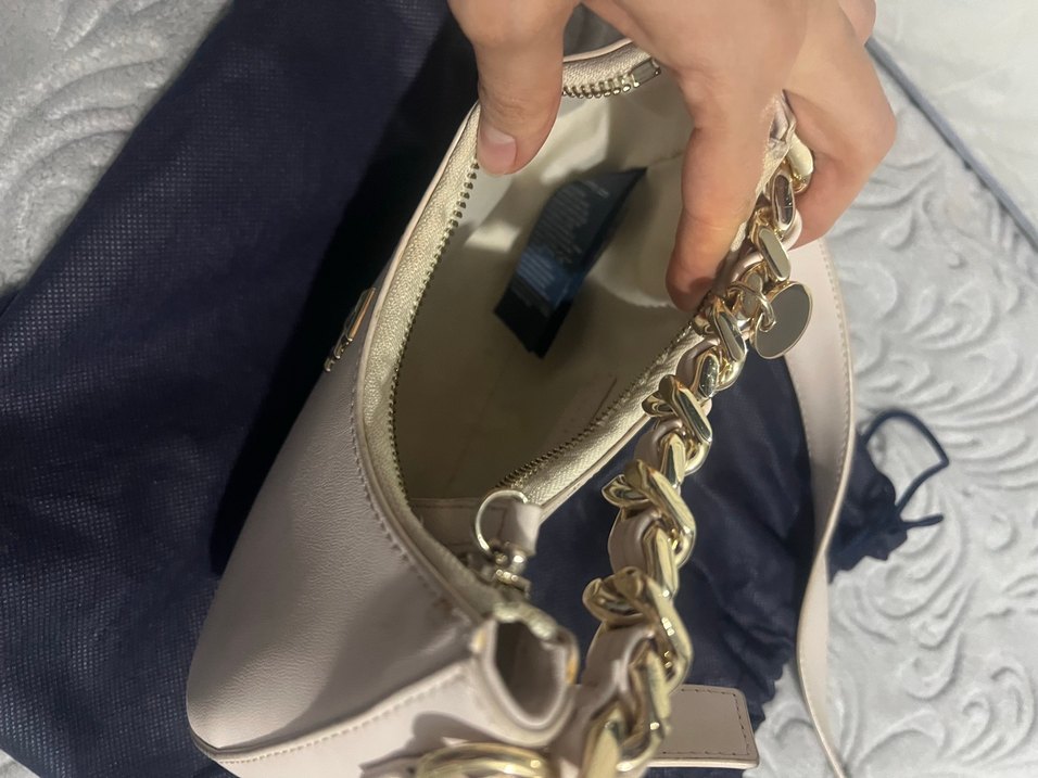 Beyaz Zincir Detaylı Deri Kadın Çapraz Çanta - Görsel 5