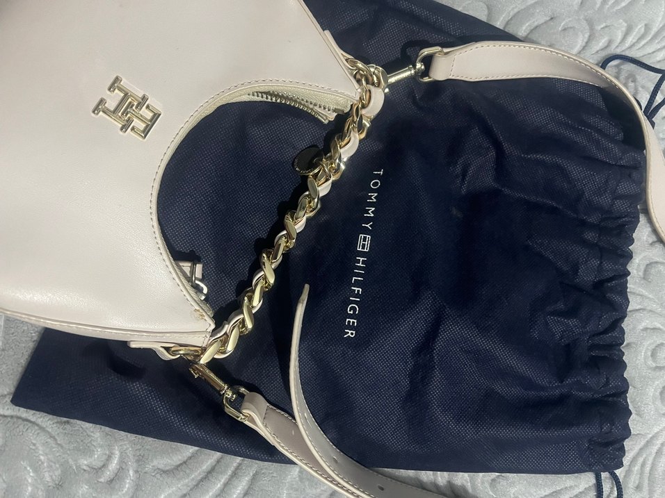 Beyaz Zincir Detaylı Deri Kadın Çapraz Çanta - Görsel 3