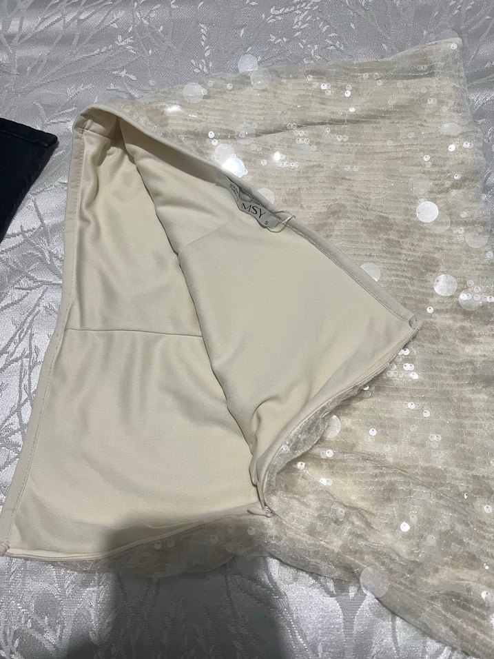 Beyaz pullu şort etek - Görsel 3