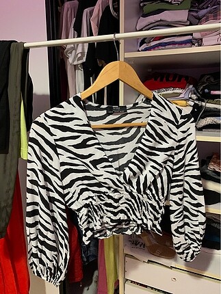 Bershka zebra desenli ust