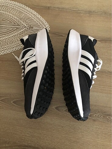44 Beden beyaz Renk Adidas erkek ayakkabı