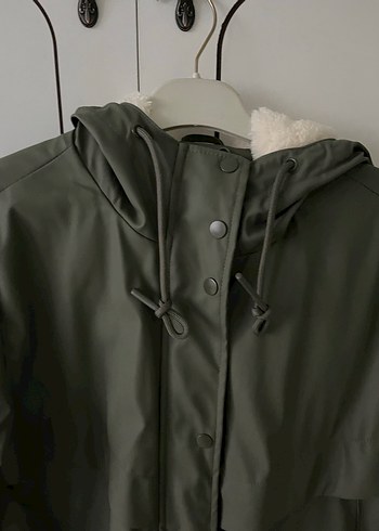 Kadın Haki Midi Yağmurluk, Düğmeli, Kapüşonlu - Görsel 2
