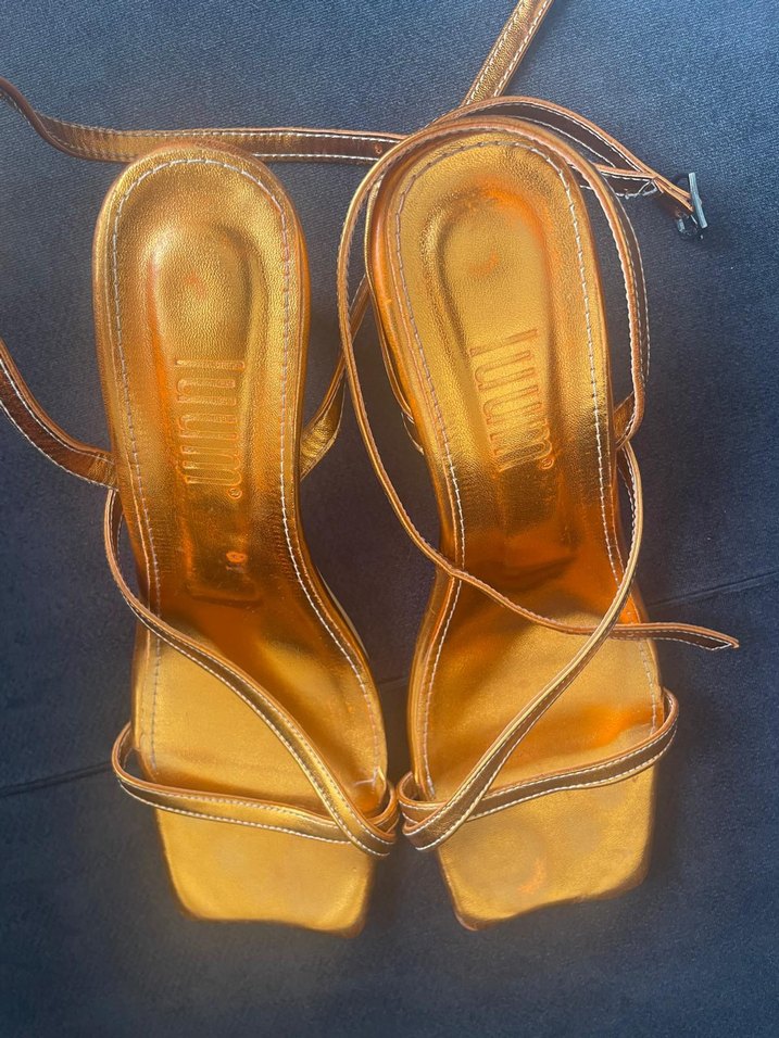 Altın Renkli Deri Topuklu Kadın Sandalet - Görsel 2