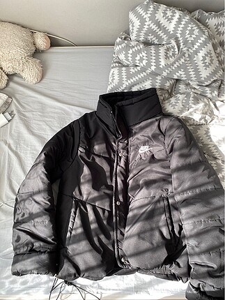 Nike mont