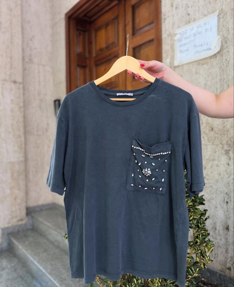 Gri Payetli Cepli Kadın Tişört - Görsel 2