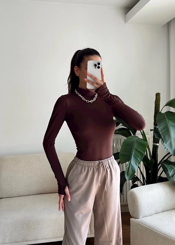 Kahverengi Yüksek Yakalı Kadın Bluz - Görsel 5