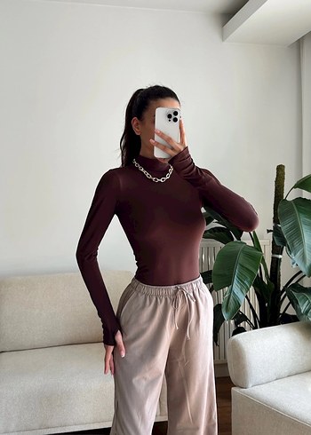 Kahverengi Yüksek Yakalı Kadın Bluz - Görsel 2