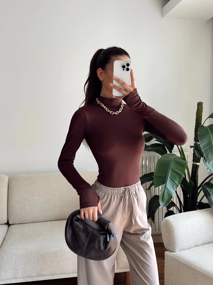 Kahverengi Yüksek Yakalı Kadın Bluz - Görsel 4