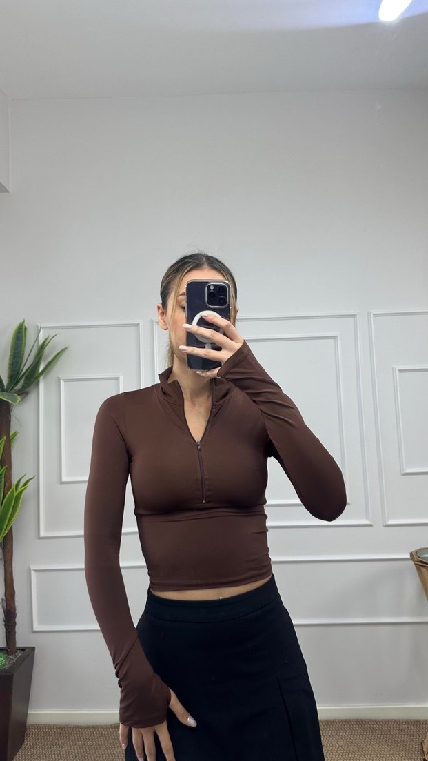 Yüksek Yakalı Kahverengi Uzun Kollu Kadın Üst - Görsel 2