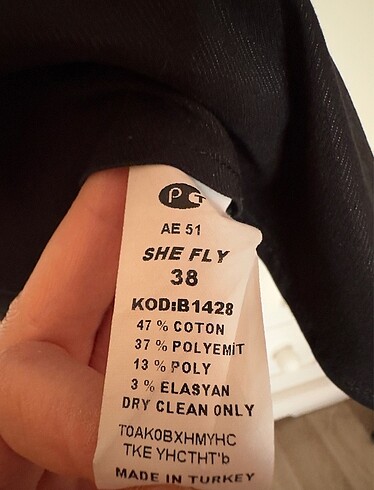 36 Beden siyah Renk Likralı siyah gömlek