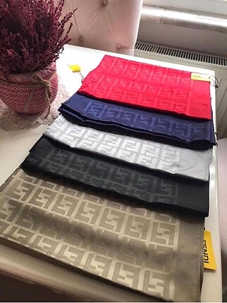 Fendi ipek şal