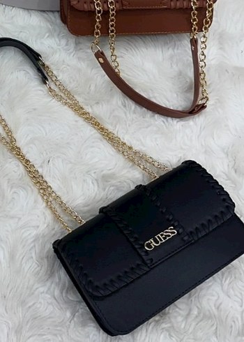 GUESS Zincir Detaylı Siyah Deri Kadın Çanta
