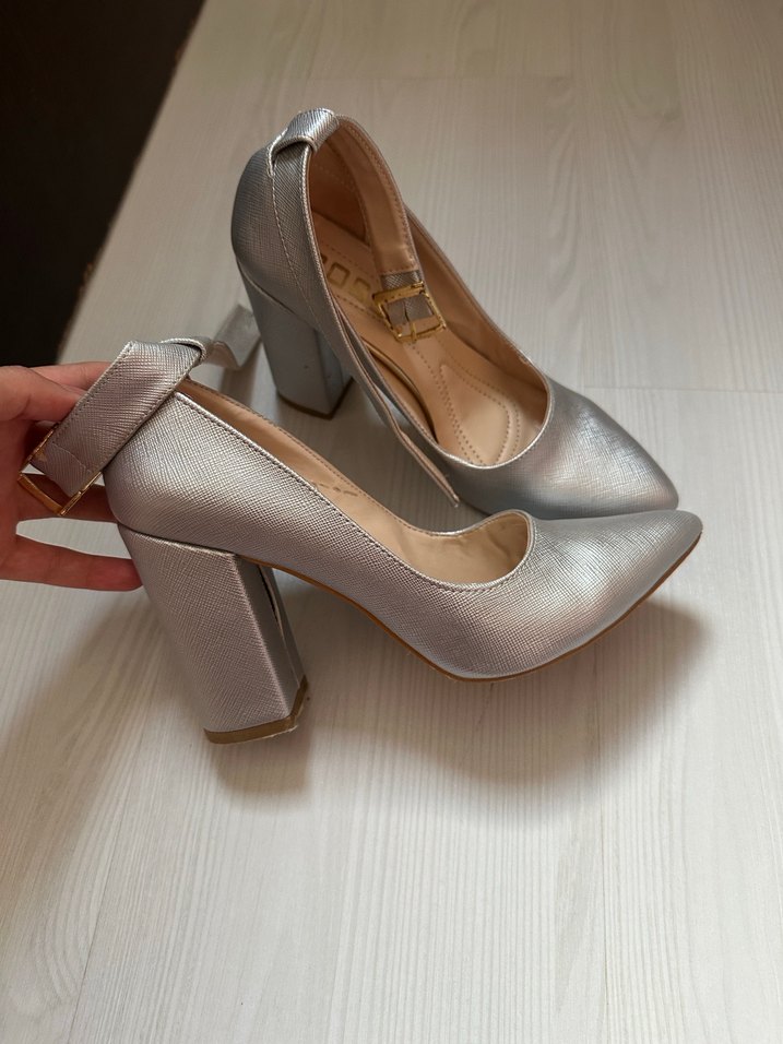 Gri Tokalı Klasik Topuklu Ayakkabı - Görsel 2
