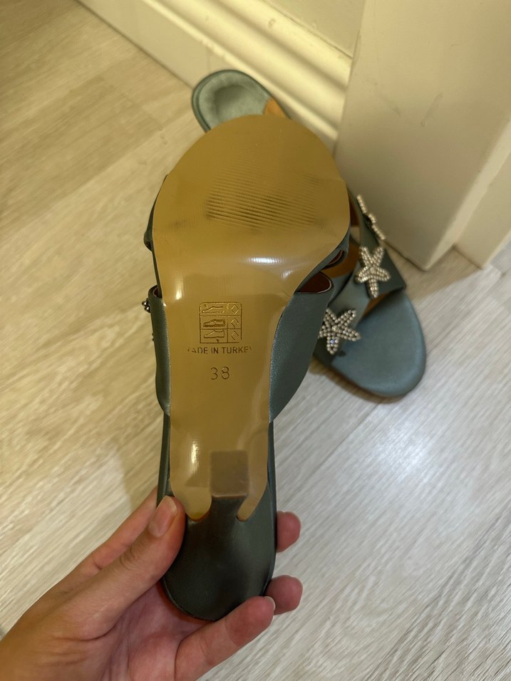 Kadın taşlı topuklu terlik - Görsel 3