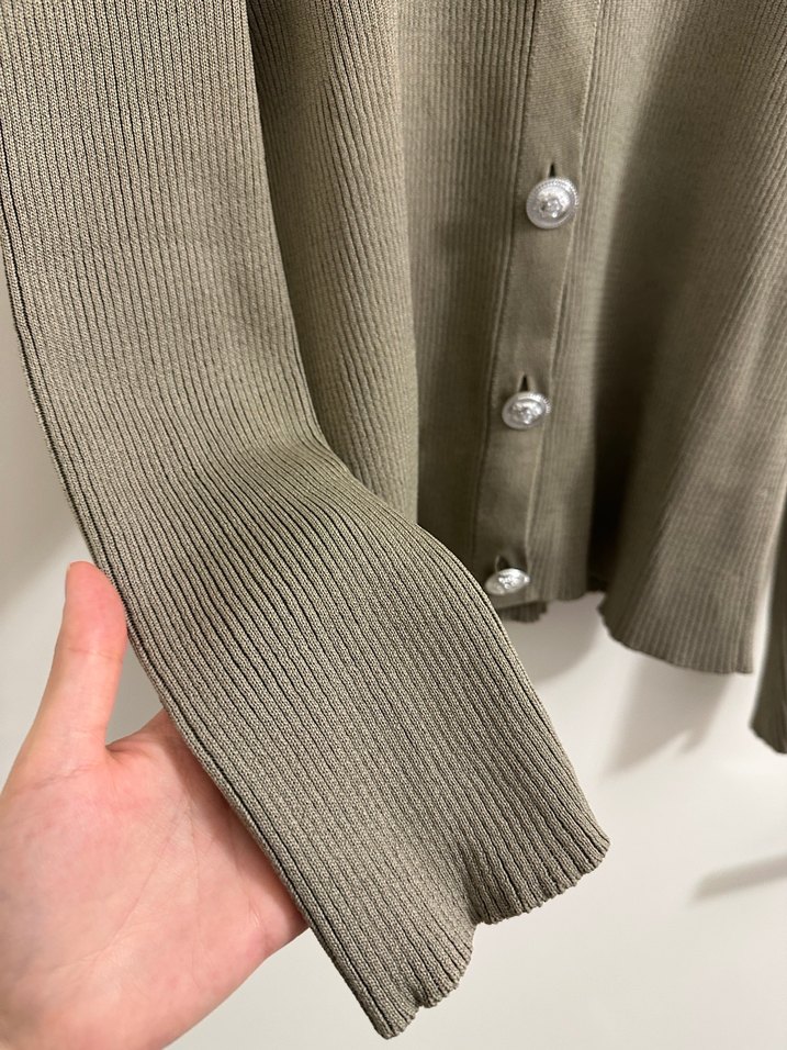 Düğmeli Bej Kadın Hırka - Görsel 3