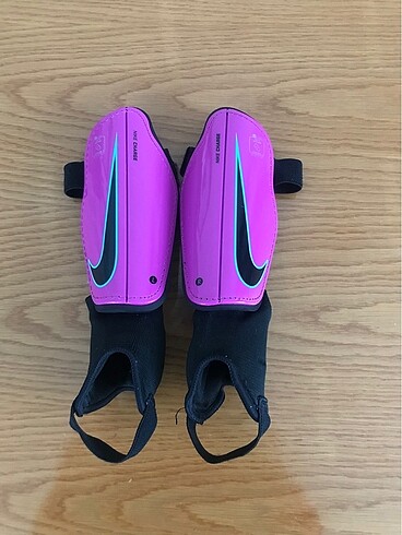 Nike çocuk tekmelik
