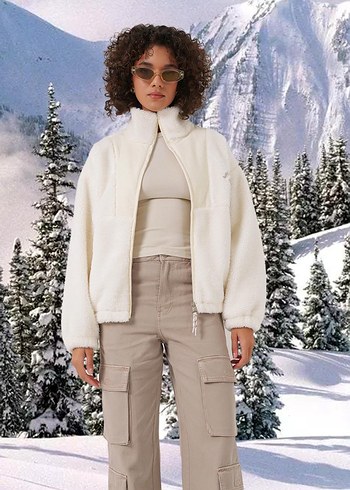 Beyaz Nakışlı Kadın Kışlık Polar Mont - Görsel 3