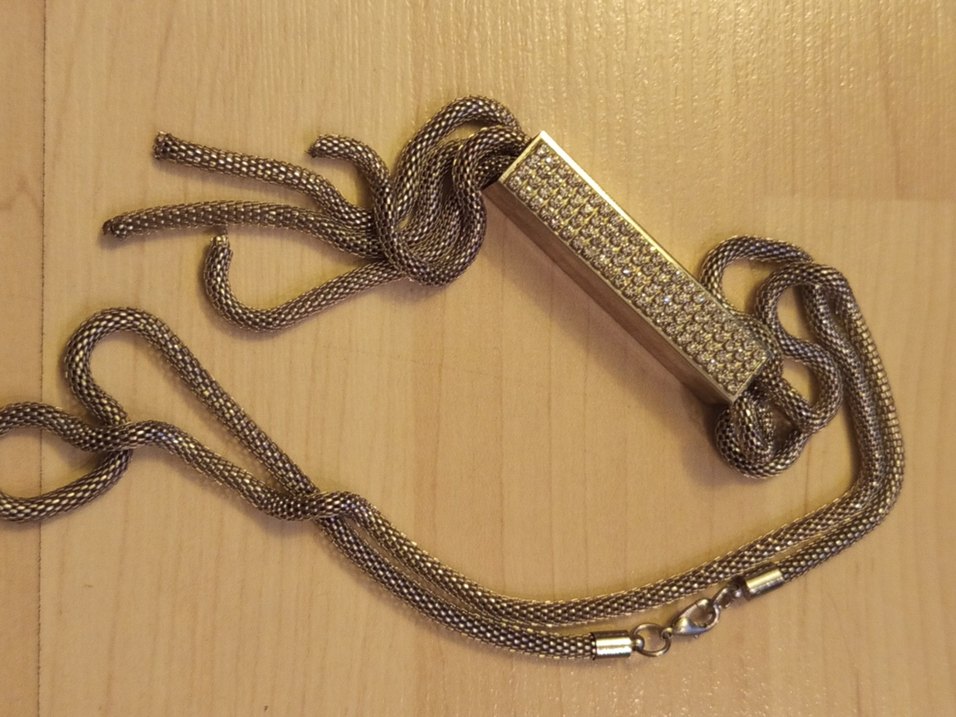 Uzun Zincirli Yılan Desenli Gri Kadın Kolye - Görsel 4