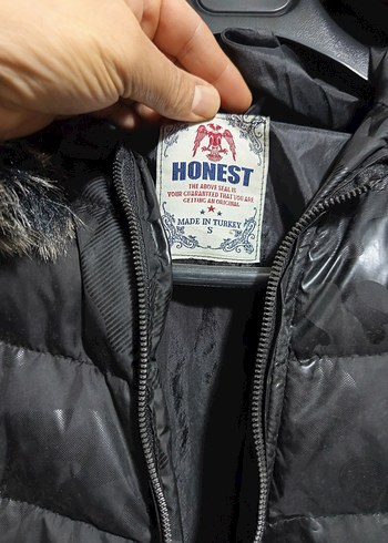 Sokak Stili Siyah Kürklü Kısa Kışlık Kadın Mont - Görsel 2