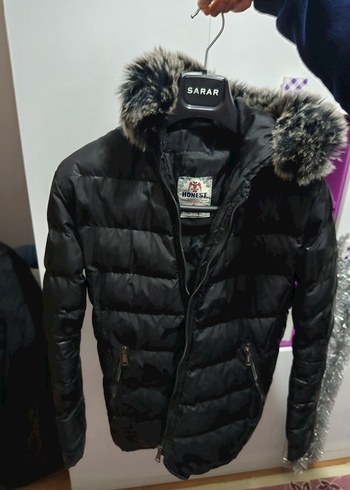 Sokak Stili Siyah Kürklü Kısa Kışlık Kadın Mont - Görsel 6