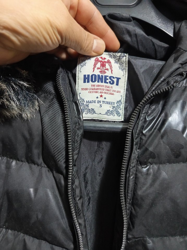 Sokak Stili Siyah Kürklü Kısa Kışlık Kadın Mont - Görsel 2