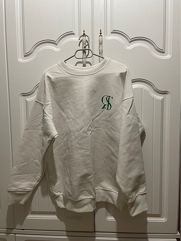 Beyaz zara sweatshirt