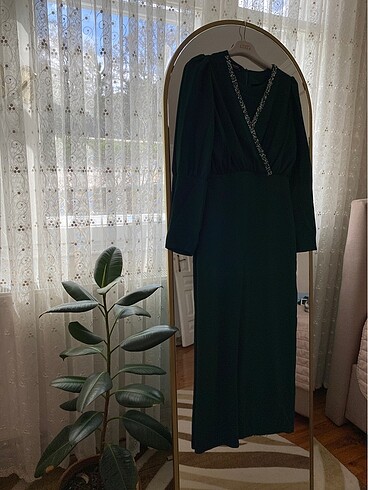 Taşlı kalem elbise