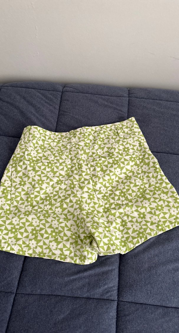 Düğmeli Pamuklu Yeşil Mini Şort - Görsel 2