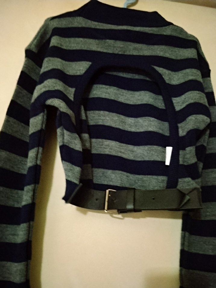 sırt dekolteli crop kazak - Görsel 5