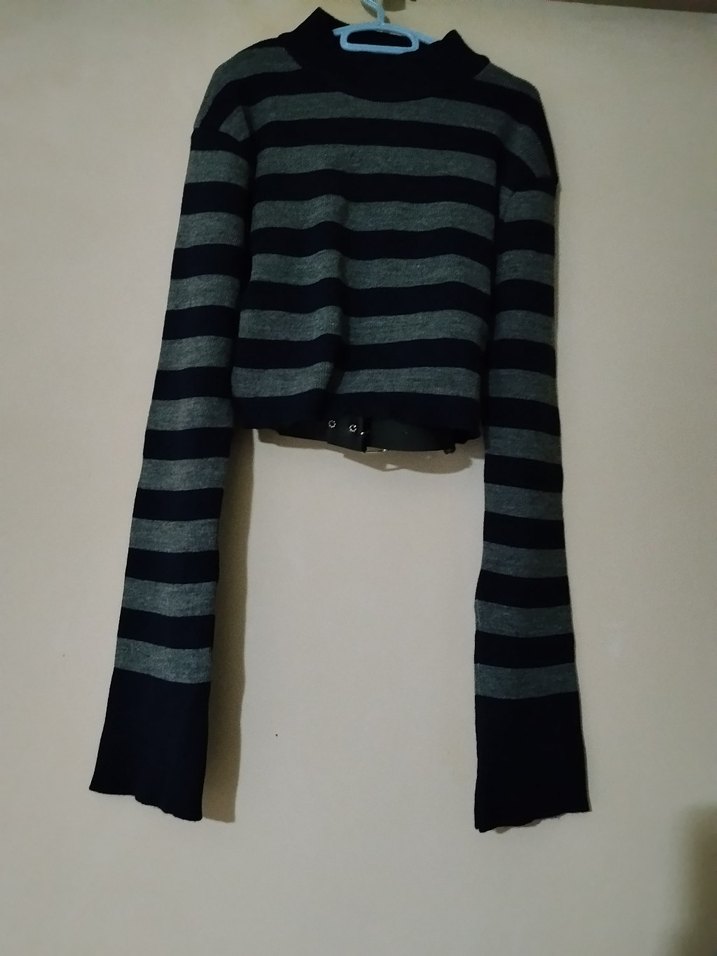 sırt dekolteli crop kazak - Görsel 4