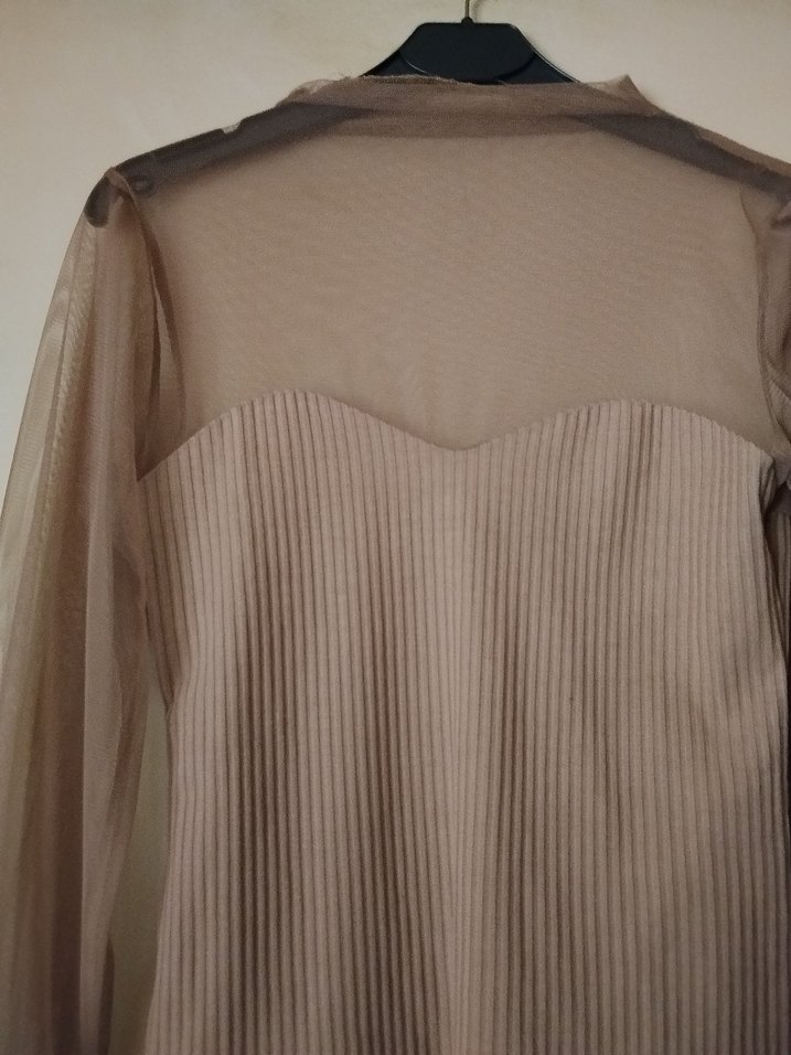 Bej Pilili Uzun Kollu Yüksek Yaka Bluz - Görsel 3