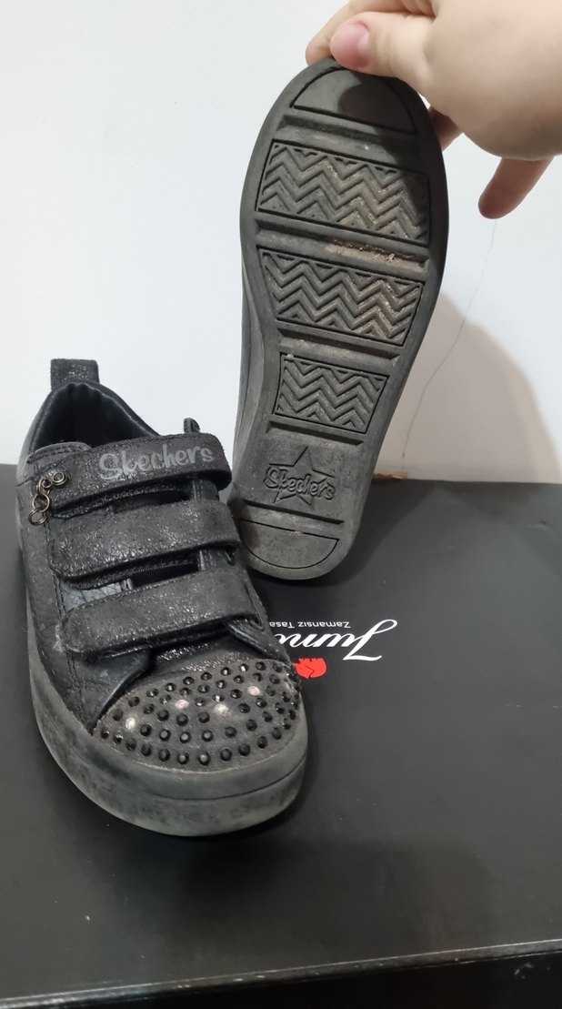 Kız Çocuk Siyah Desenli Tokalı Sneaker - Görsel 4