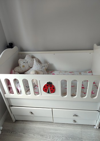 Beyaz Sallanır bebek Beşiği