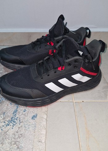43 Beden Siyah Adidas Günlük Spor Ayakkabı