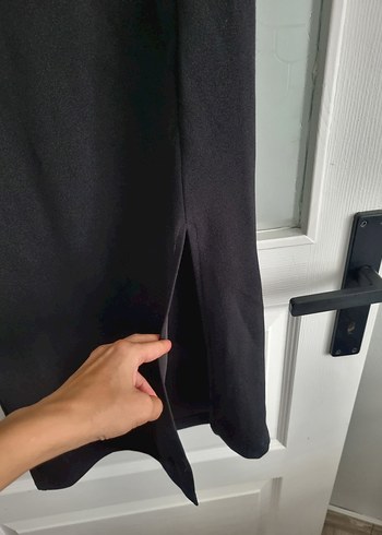 Trendyol & Milla Siyah Askılı Elbise Yırtmaçlı