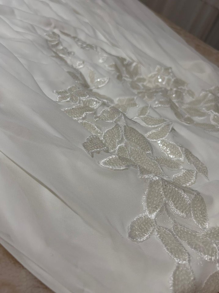 Yüksek Yakalı Uzun Kollu Beyaz A Kesim Gelinlik - Görsel 5